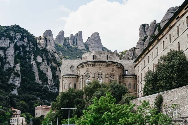 Barcelona: Montserrat, Cogwheel, Black Madonna & Winery Tour - Group size and pacing: why the day feels manageable