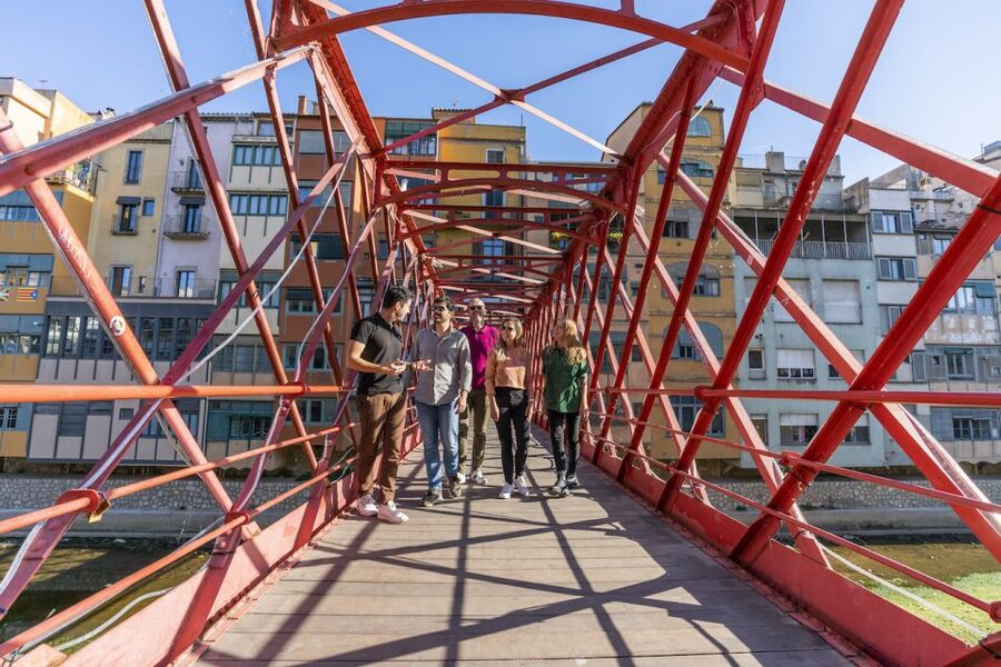 Barcelona: Montserrat, Girona & Costa Brava Guided Day Trip - Bus comfort, group size, and how to maximize your photos