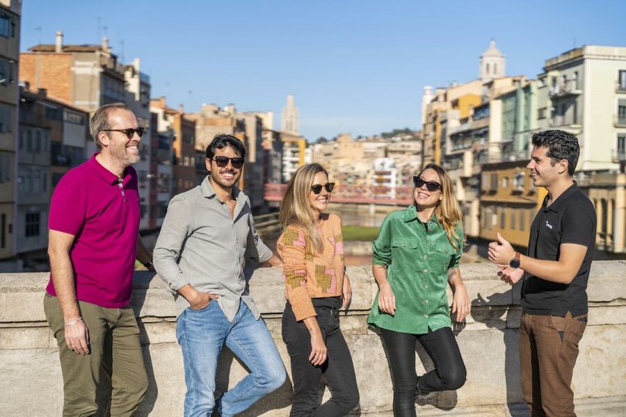 Barcelona: Montserrat, Girona & Costa Brava Guided Day Trip - Girona’s old town walk: Jewish quarter, Gothic nave, and Game of Thrones spots