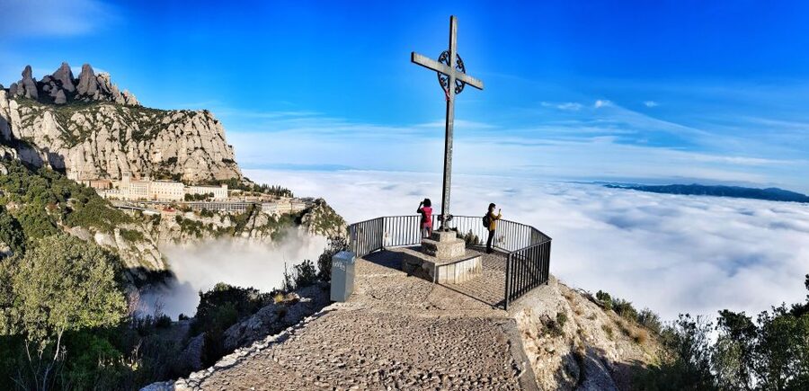 Barcelona: Montserrat Private Tour for Families and Friends - Cheese tasting and farmers market stops for real Catalan flavor