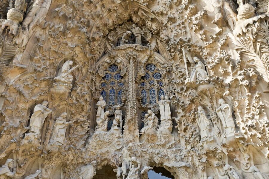 Barcelona: Montserrat & Sagrada Familia Guided Tour - Why This Combo Works: Mountains First, Gaudí Later