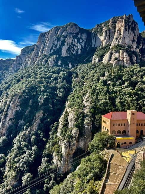 Barcelona: Montserrat Tour, Transfers & Basilica Entry - 3 hours of free time: choose your Montserrat style