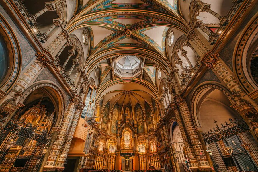 Barcelona: Montserrat Visit & Lunch at Farmhouse Small Group - Key Things To Know Before You Go
