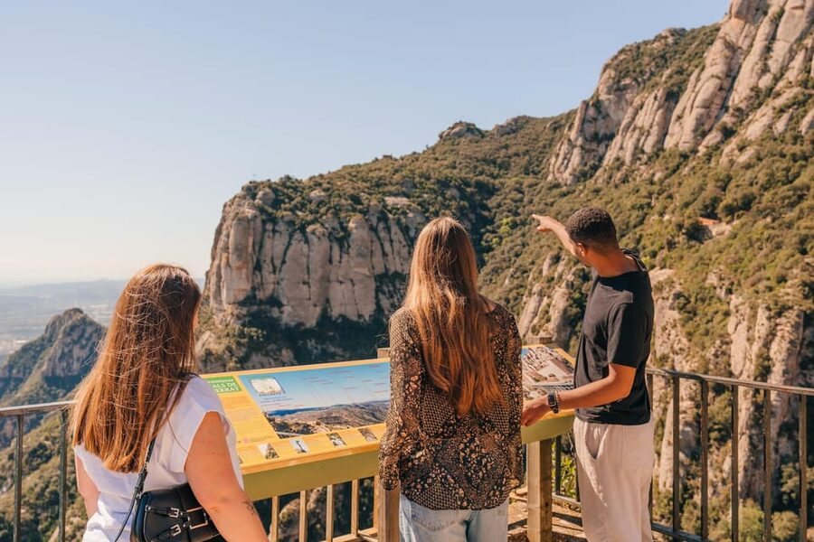 Barcelona: Montserrat Visit & Lunch at Farmhouse Small Group - Montserrat Abbey: La Moreneta, the Monks, and the Value of a Real Guide