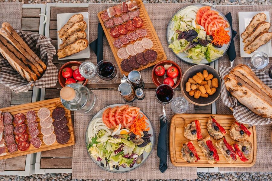 Barcelona: Montserrat Visit & Lunch at Farmhouse Small Group - Quick Practical Tips Before You Go
