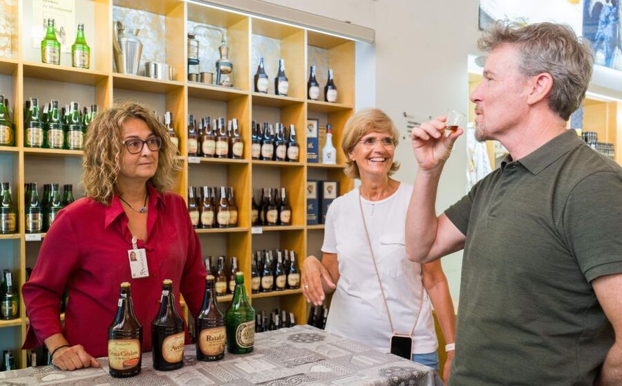 Barcelona: Montserrat, Winery Tour & Lunch with Wine Tasting - The monk herb liqueur tasting: a small stop with big personality