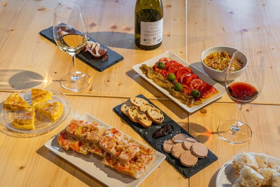 Barcelona: Montserrat, Winery Tour & Lunch with Wine Tasting - Lunch at a 12th-century farmhouse: where the day turns into food travel