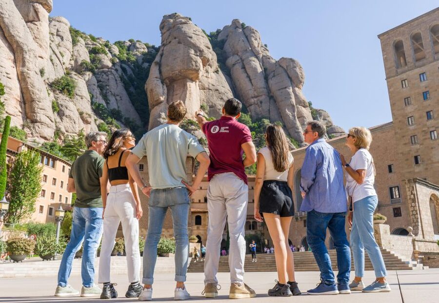 Barcelona: Montserrat, Winery Tour & Lunch with Wine Tasting - The winery cellar tour and final wine tasting: the structured payoff