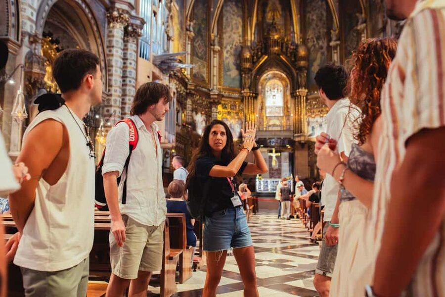 Barcelona: Montserrat with Optional Black Madonna & Cogwheel - The guided Abbey/basilica visit: the heart of Montserrat