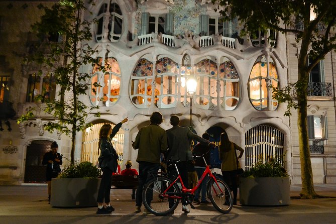 Barcelona Night Bike Tour with Local Tapas and Cava Stop - Key Points That Matter Before You Ride