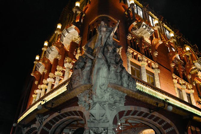 Barcelona Night Bike Tour with Local Tapas and Cava Stop - Plaça d’Espanya Steps + Cava: A View Break That Doesn’t Feel Staged