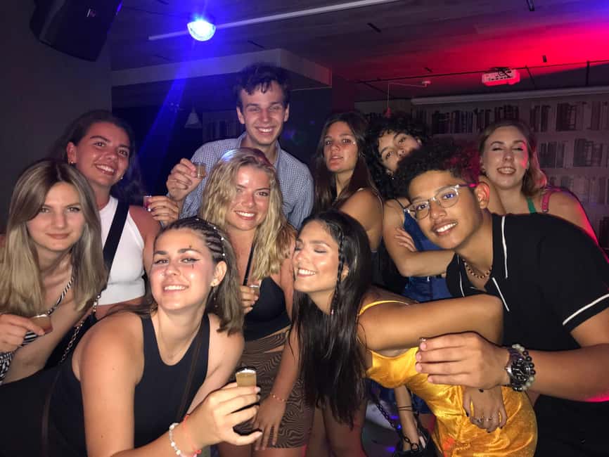 Barcelona Night Walking Tour Bars & VIP Club Pass - What You’re Really Buying: 4.5 Hours of Nightlife With a Plan