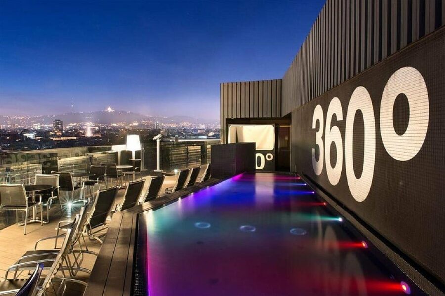 Barcelona: Night Walking Tour in the Heart of the Movida - Key moments that make this tour worth your time