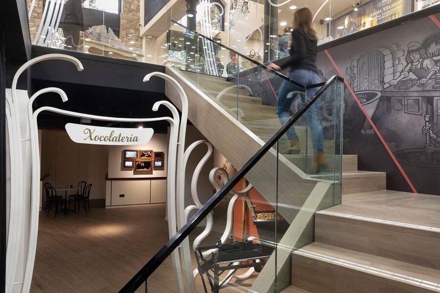 Barcelona: Nougat and Chocolate Museum Tour with Tasting - Hot chocolate or horchata: the drink that ties Catalonia together
