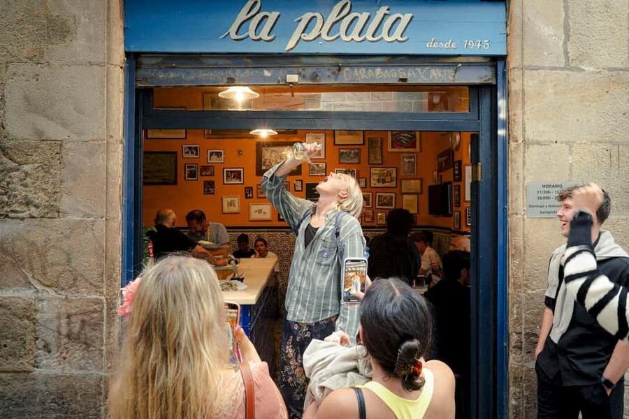Barcelona: Old City Hidden Gems, Tapas, & Drinks Guided Tour - The Catalan porró́n wine pour challenge: why it’s more than a gimmick