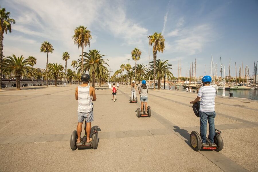 Barcelona: Old Port and Gothic Quarter Guided Segway Tour - Columbus by Las Ramblas: a photo moment with a familiar name