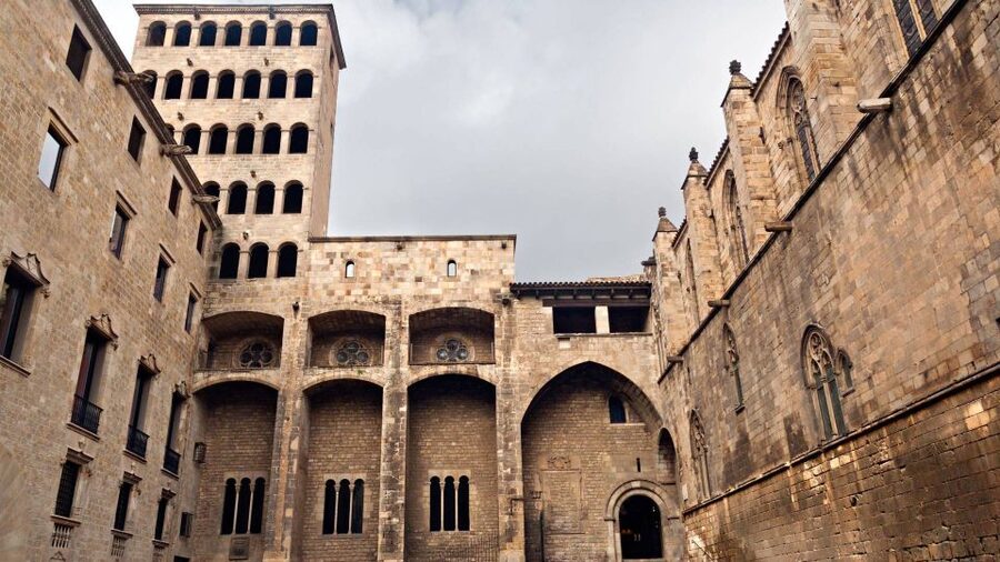 Barcelona: Old Town and Gothic Quarter Walking Tour - Logistics That Matter on a Walking Tour
