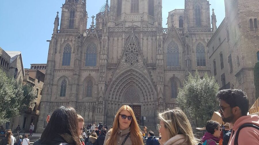 Barcelona: Old Town and Gothic Quarter Walking Tour - La Rambla: The Street Stage Before the Market