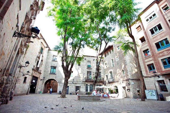 Barcelona Old Town & Gothic Quarter Small Group Tour - Price and Group Size: Is $22.15 Good Value?