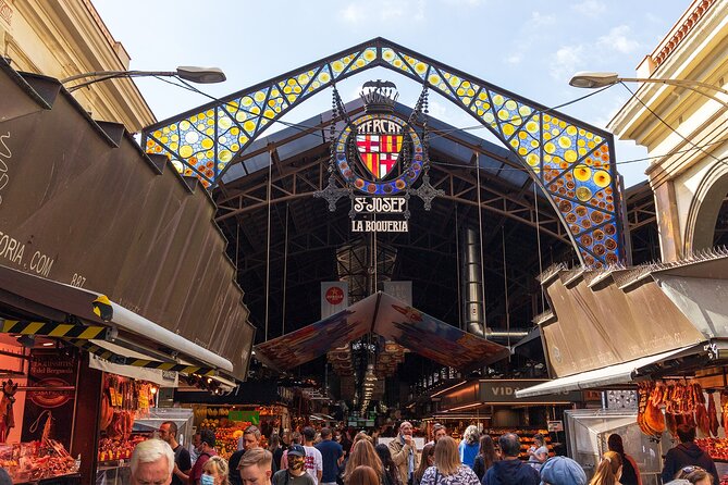 Barcelona Old Town Private Tour: Past and Present - Plaça Reial, Columbus Monument, and the port edge of Barcelona