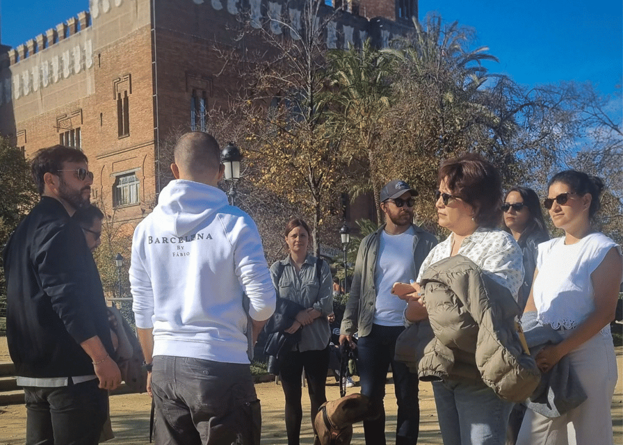 Barcelona: Old Town Private Walking Tour of Past and Present - Why This Private Old Town Walk Works on a First Visit