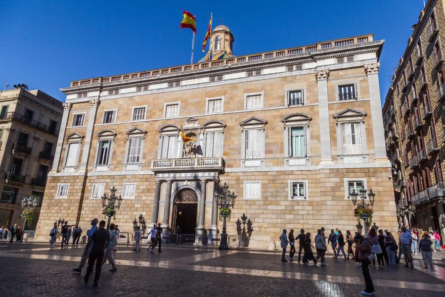 Barcelona Old Town Private Walking Tour with Local Historian - Palau de la Música Catalana and the Market Route: Art Meets Local Life