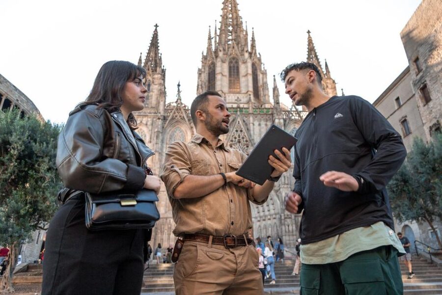 Barcelona Old Town Private Walking Tour with Local Historian - Gothic Quarter, Temple of Augustus, and the Jewish Quarter Stops