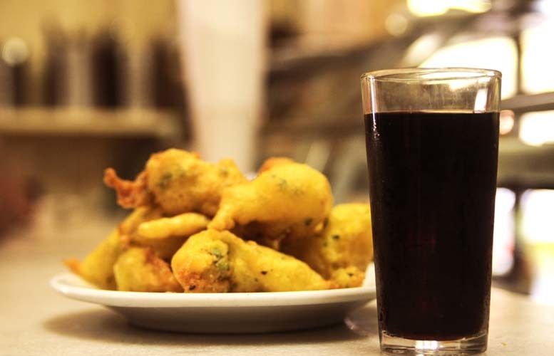 Barcelona: Old Town Tapas & Paella Food Tour with 8 Tastings - The Secret Dish Finish: One More Bite With a Twist