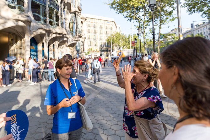 Barcelona Old Town Walking Tour & Optional Casa Battlo Ticket - Passeig de Gràcia: Casa Amatller and Casa Lleó Morera Along the Way