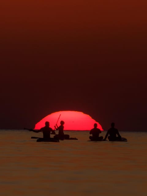 BARCELONA PADDLE SURF SUNRISE+BREAKFAST+PHOTOSVIDEOS4K+GUIDE - Included items: what you’re paying for (and what costs extra)