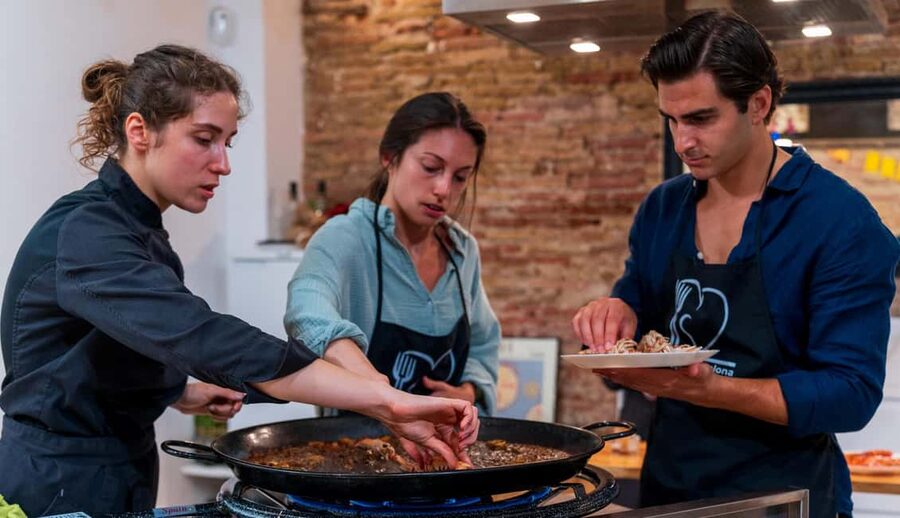 Barcelona Paella Class, Boqueria Tour, Mother-Daughter Chefs - Where You’ll Meet and How to Plan Your Timing