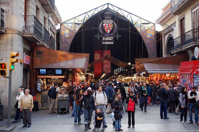 Barcelona : Paella Cooking Experience + Boqueria Market Exclusive Tour - Cooking Class Core: Seafood Paella, Tapas, and Sangría