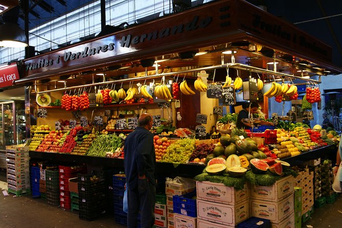 Barcelona : Paella Cooking Experience + Boqueria Market Exclusive Tour - Plaça de Sant Jaume Walk to the Kitchen: Old Town Without the Chaos