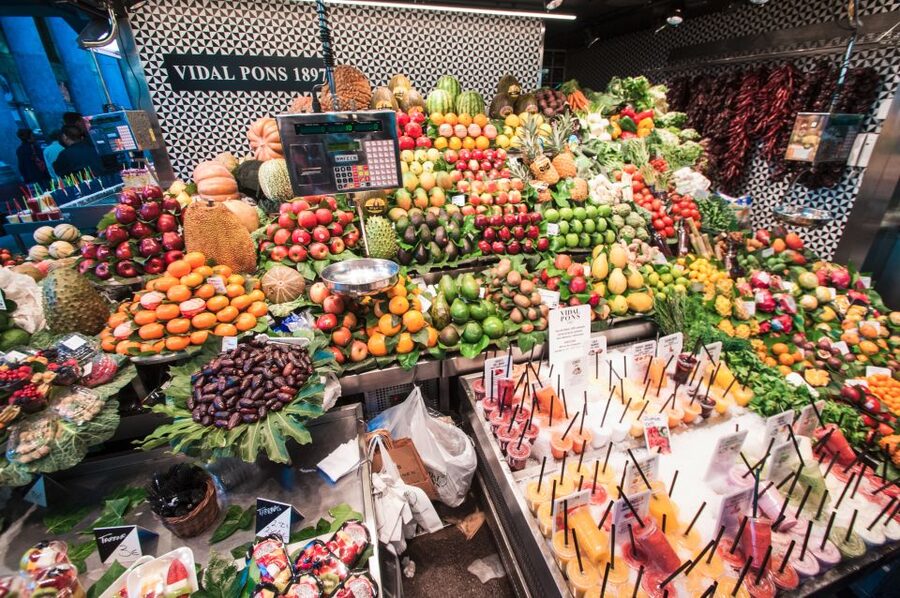 Barcelona: Paella Cooking Experience & Boqueria Market Tour - Inside the Workshop Kitchen: Paella de Marisco and the Paellera Moment