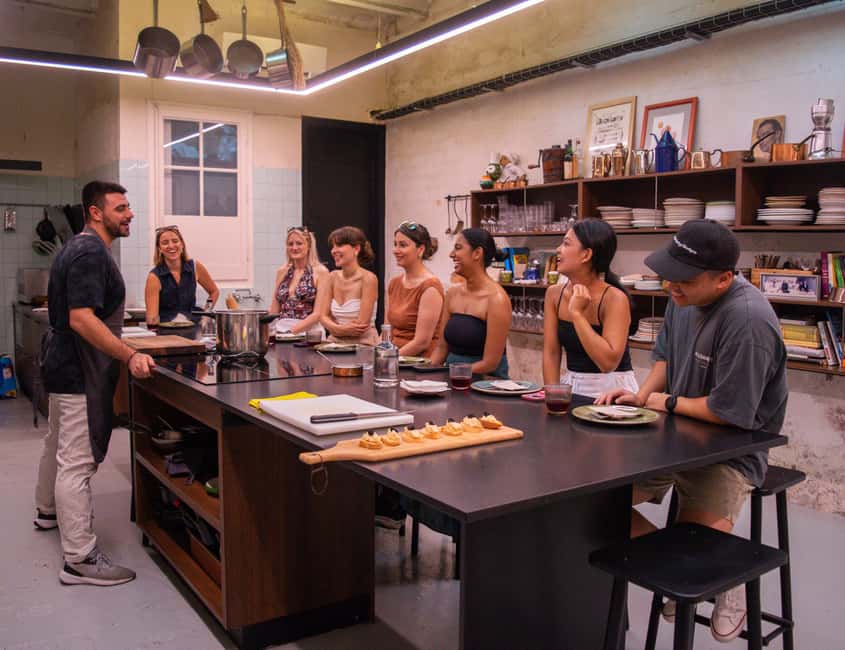 Barcelona: Paella & Tapas Cooking Class with Sangria - Why Gràcia’s open-kitchen paella class works in Barcelona
