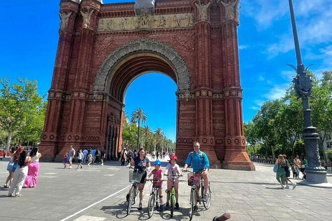 Barcelona Panoramic Escooter or E-Bike Tour - Stop 2: Playa de la Barceloneta for that seaside photo