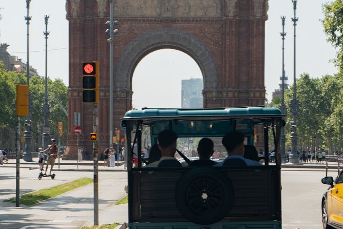Barcelona Panoramic Private Tuk Tuk Tour - Parc de la Ciutadella and the Arc de Triomf: calmer air after the sights