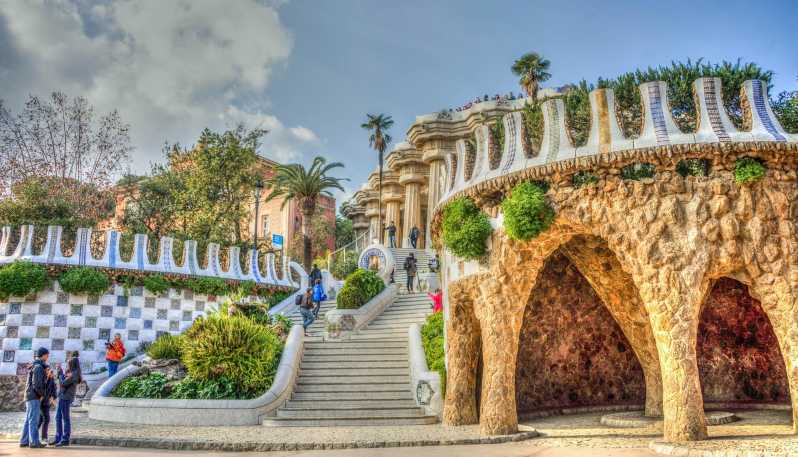 Barcelona: Park Güell Guided Tour - The 1-Hour Route: Gaudí Details, Trencadís, and the UNESCO Story