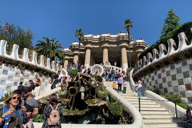 Barcelona: Park Güell Guided Tour & Tickets with Fast-Track Entry - What 1 Hour 15 Minutes Really Means
