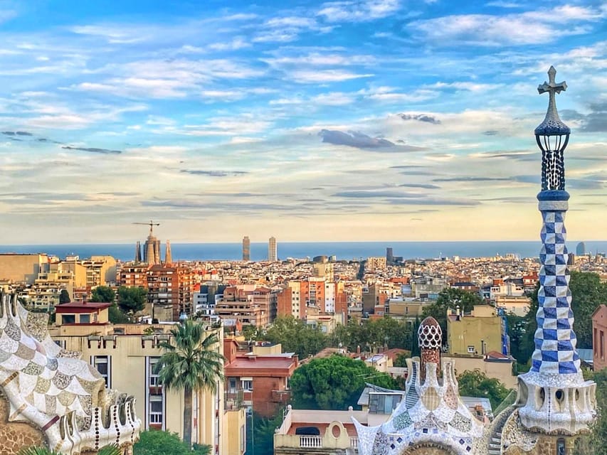 Barcelona: Park Güell Guided Tour with Entry - The stops you’ll actually remember: Salamander, Hypostyle Room, Terrace