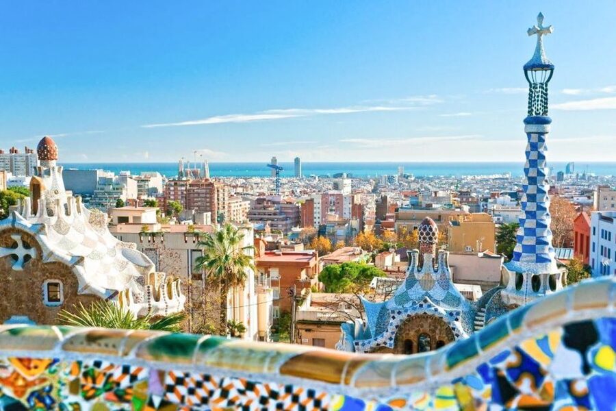 Barcelona & Park Güell: Private Half-Day Tour with Pickup - The Gothic Quarter walk: Roman streets to medieval squares