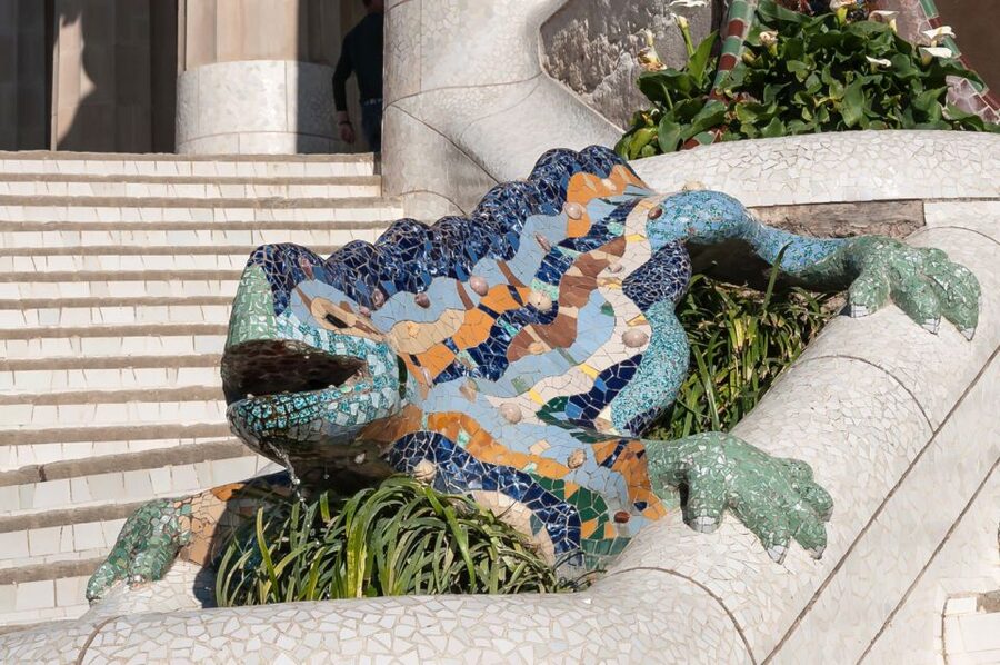 Barcelona & Park Güell: Private Half-Day Tour with Pickup - Price and value: what $286 per person buys you