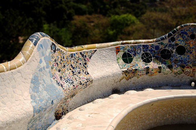 Barcelona: Park Guell Skip the Line Guided Tour - Meeting Point and the One Rule at Park Güell: Be On Time