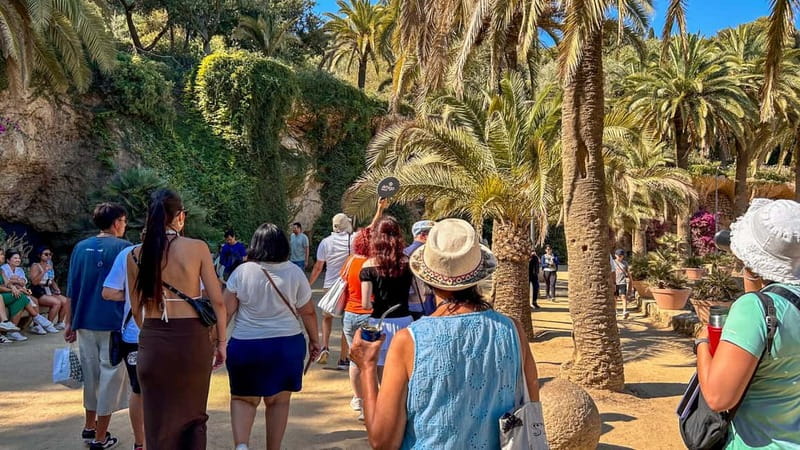 Barcelona: Park Güell Small Group Tour + Skip the Line - Choosing the Guided Option: How Much Explanation You’ll Get