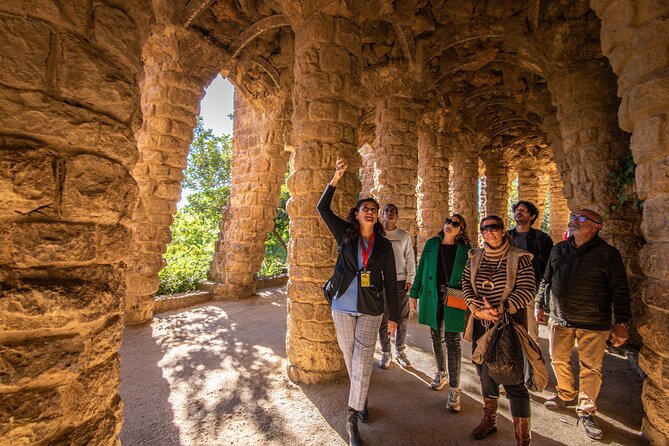 Barcelona: Park Guell Small Guided Tour & Skip the Line Ticket - Key things I’d watch for