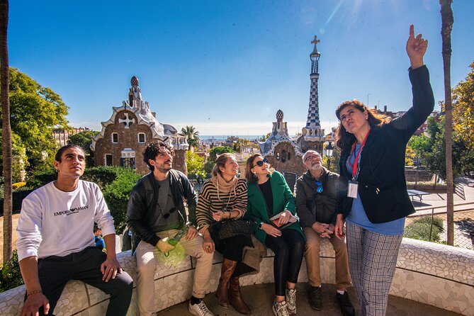 Barcelona: Park Guell Small Guided Tour & Skip the Line Ticket - What the one-hour route might not cover