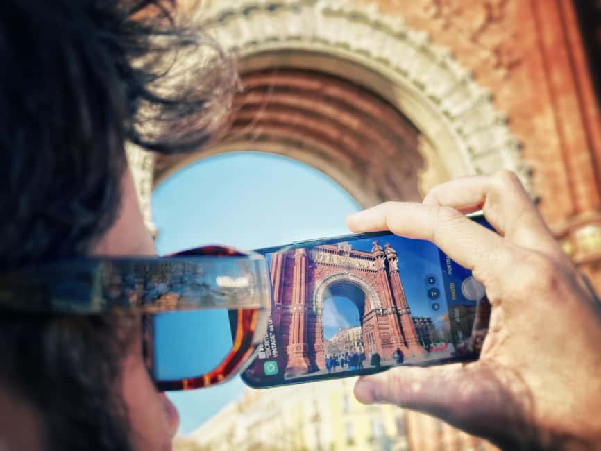 Barcelona: Phone Photography Tips & Tricks - Park & Old Town - Where the Class Starts: Arc de Triomf With a White Umbrella