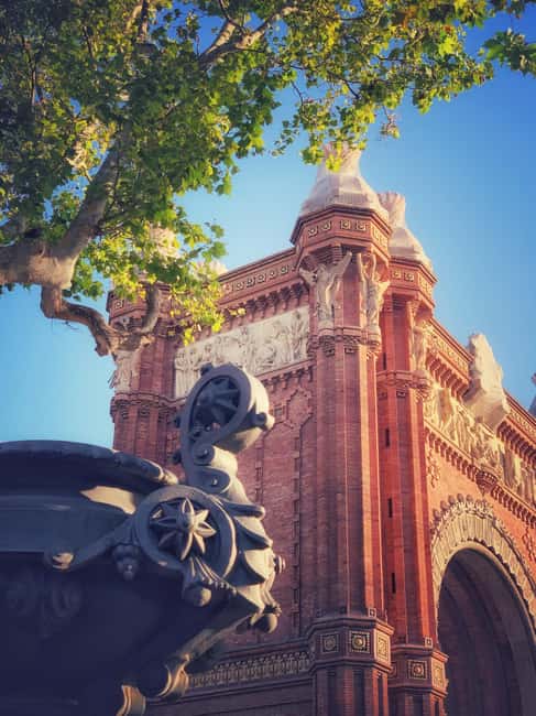 Barcelona: Phone Photography Tips & Tricks - Park & Old Town - Small Details That Make It Go Smoothly