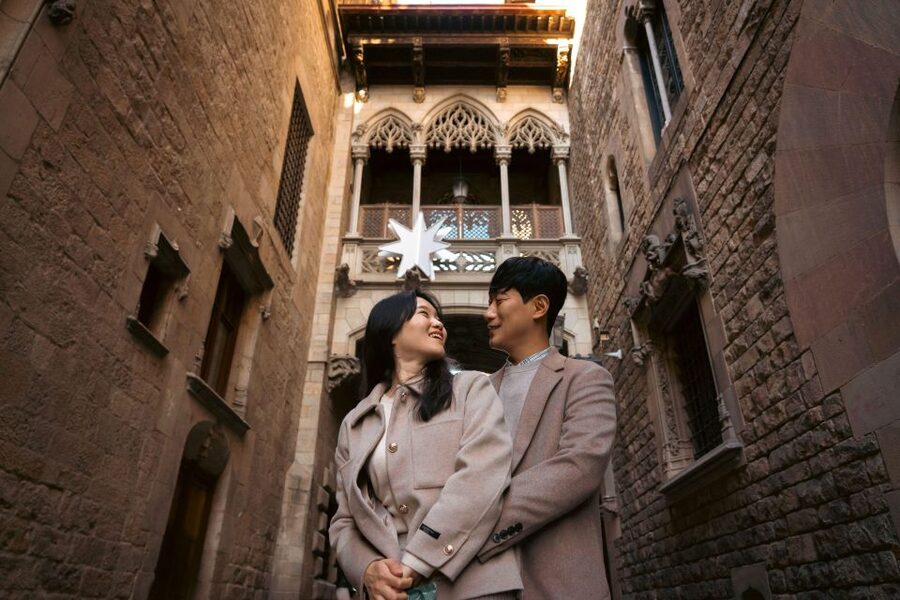 Barcelona Photo Experience: famous landmarks or the beach! - Price and value: $65 per group up to 8