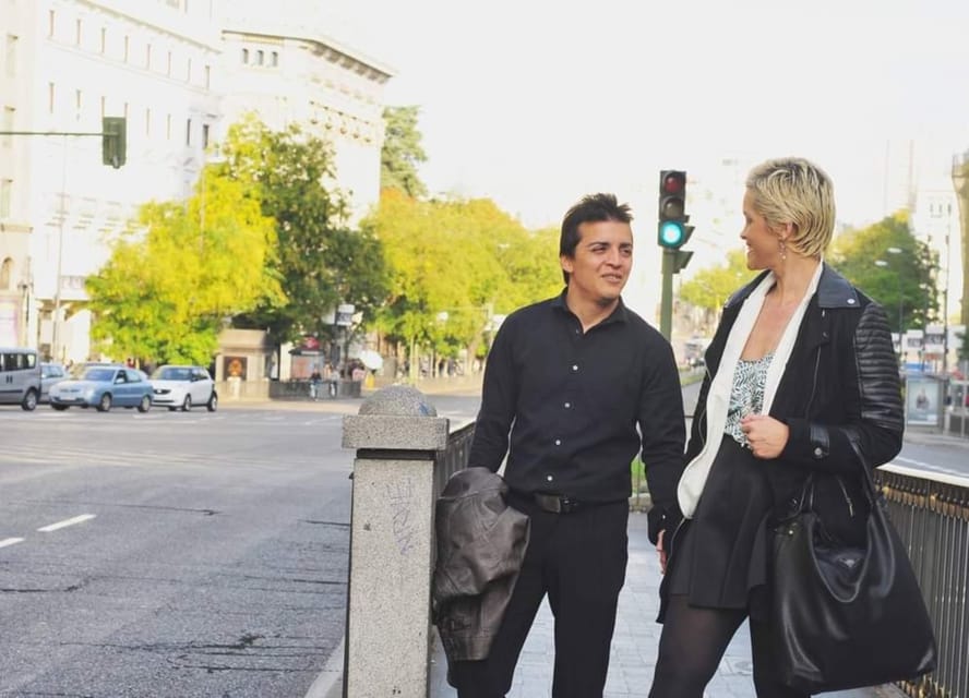 Barcelona: Photo Shoot + Exclusive Video of the Best Moments - Plaça Reial meeting point: start where the city feels most alive